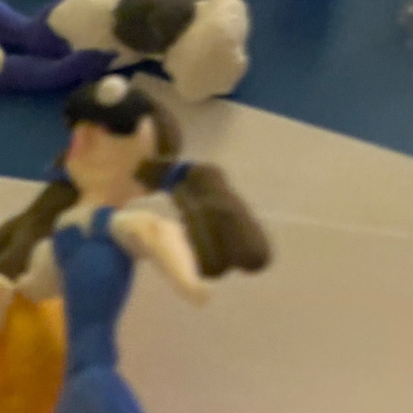 Sculptures - Picture 1 of 10